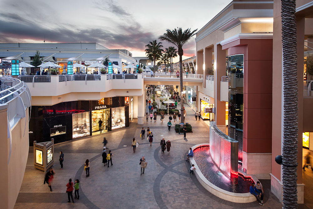 Fashion Valley Apple Store