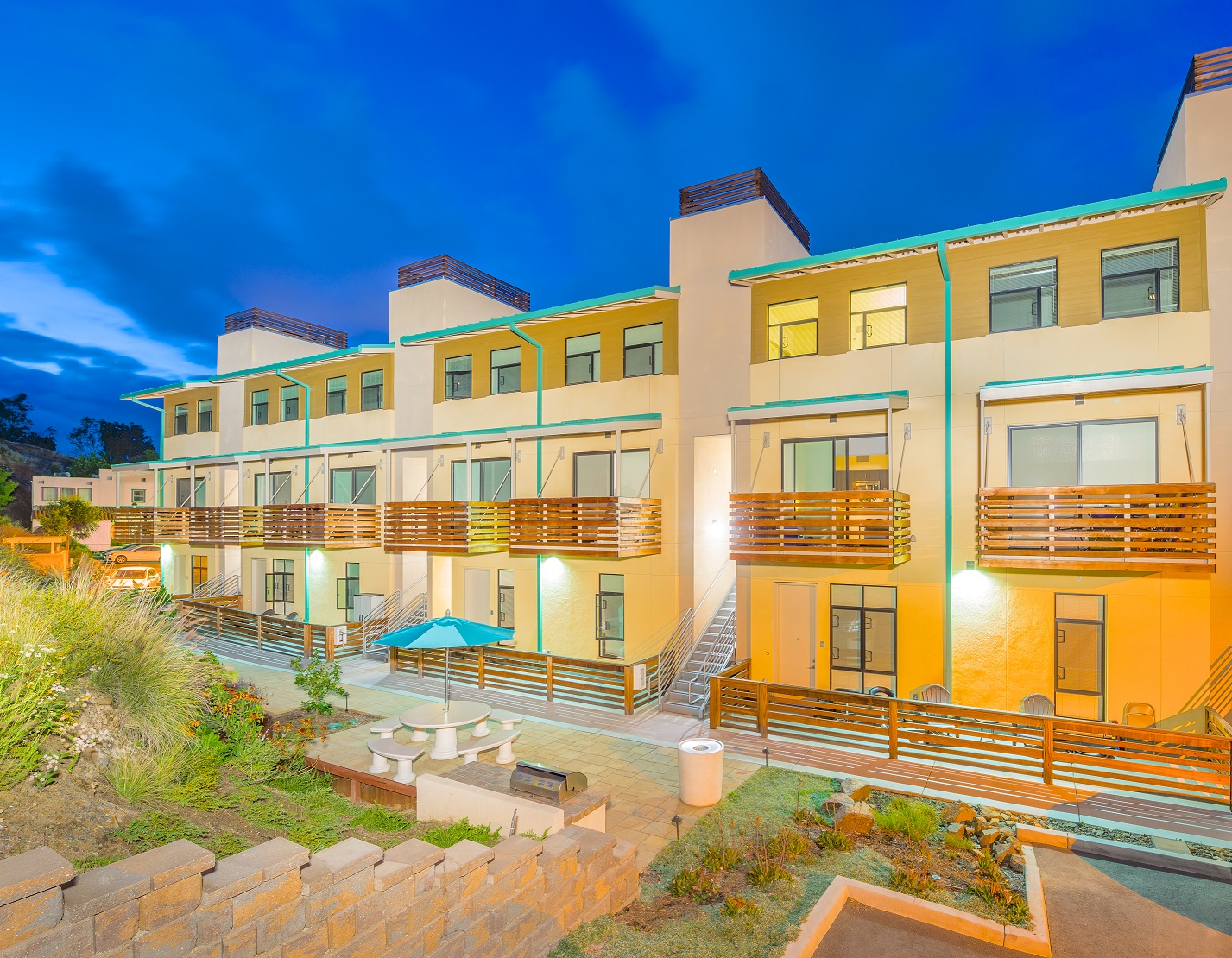 San Diego Firm Buys La Mesa Apartments for $17 Million | San Diego
