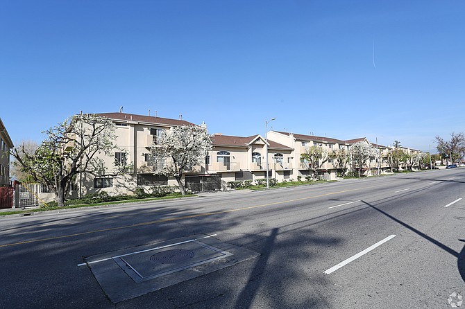 Mwest Holdings Buys Canoga Park Townhouses For 12 Million San