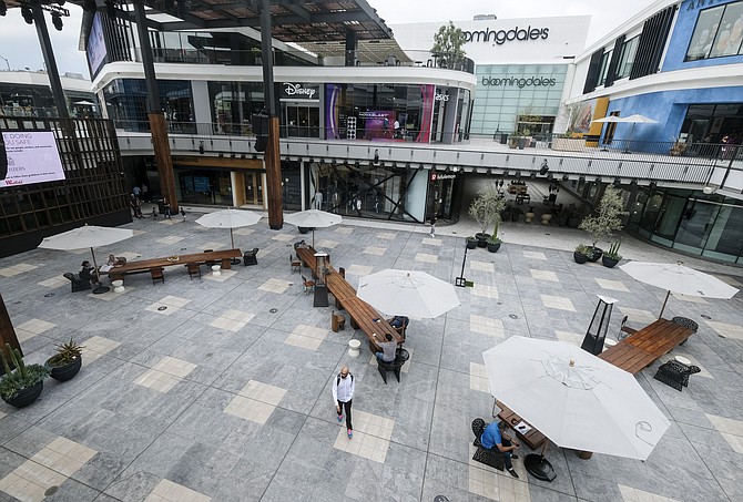 Malls May Be Open But Many Stores Are Still Shut Los Angeles Business Journal